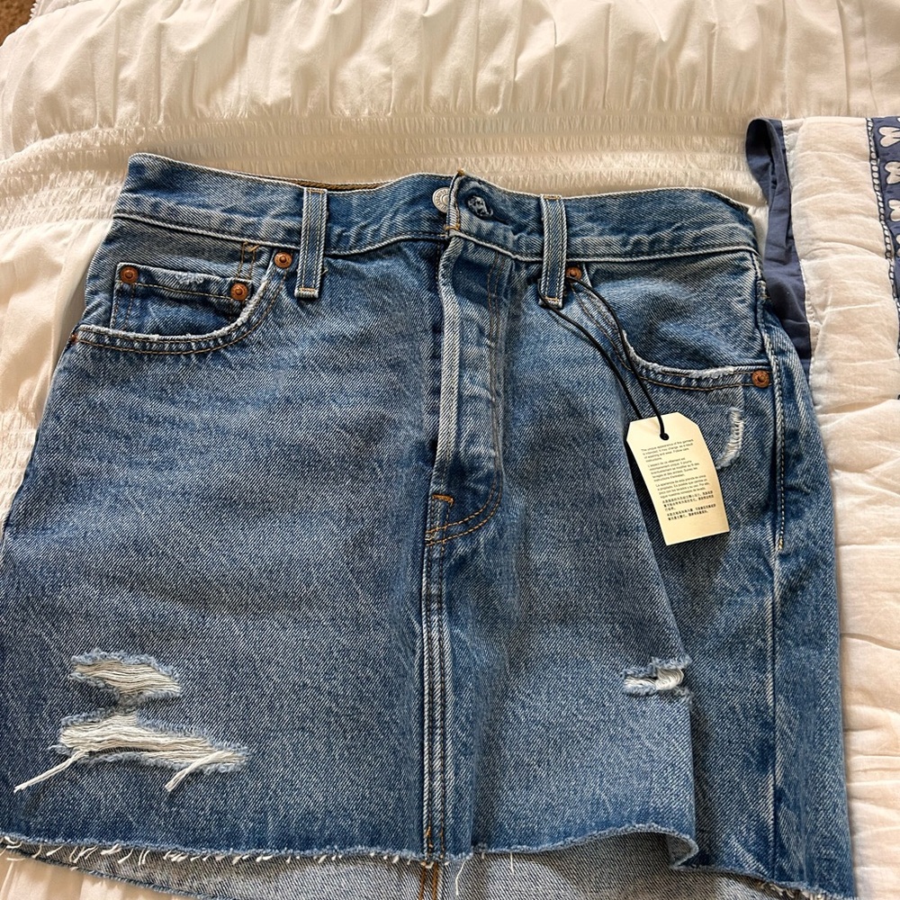 Levi Icon Skirt size 25 NWT